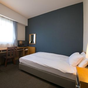 Zimmer mit Kingsize-Bett